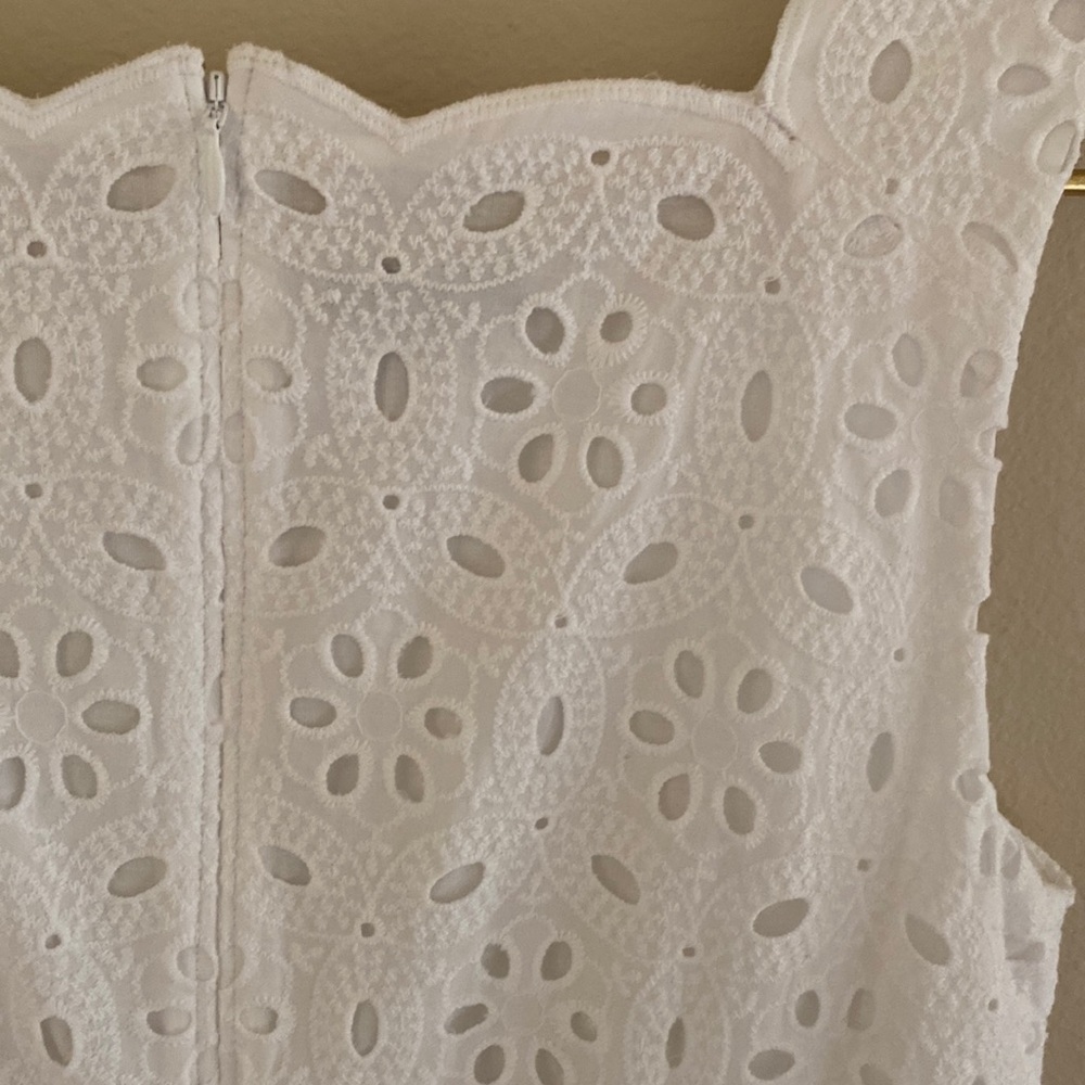 8 Petite dress, never worn, white islet shell over lined cotton.  Well made.